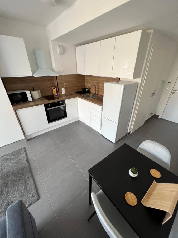 Appartement Tout Equipe Centre Ville Menton Exteriör bild