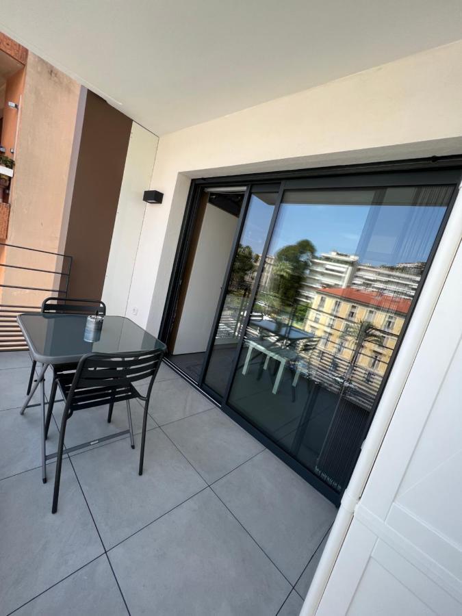Appartement Tout Equipe Centre Ville Menton Exteriör bild