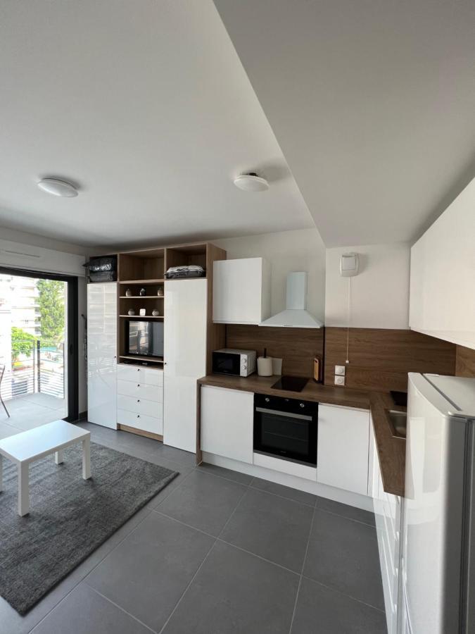 Appartement Tout Equipe Centre Ville Menton Exteriör bild